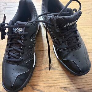 ASICS Men's Black and White MP Turf Shoes NWOT Size